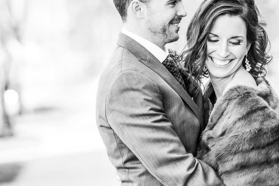 Bride and Groom Wedding Pictures in Downtown Indianapolis
